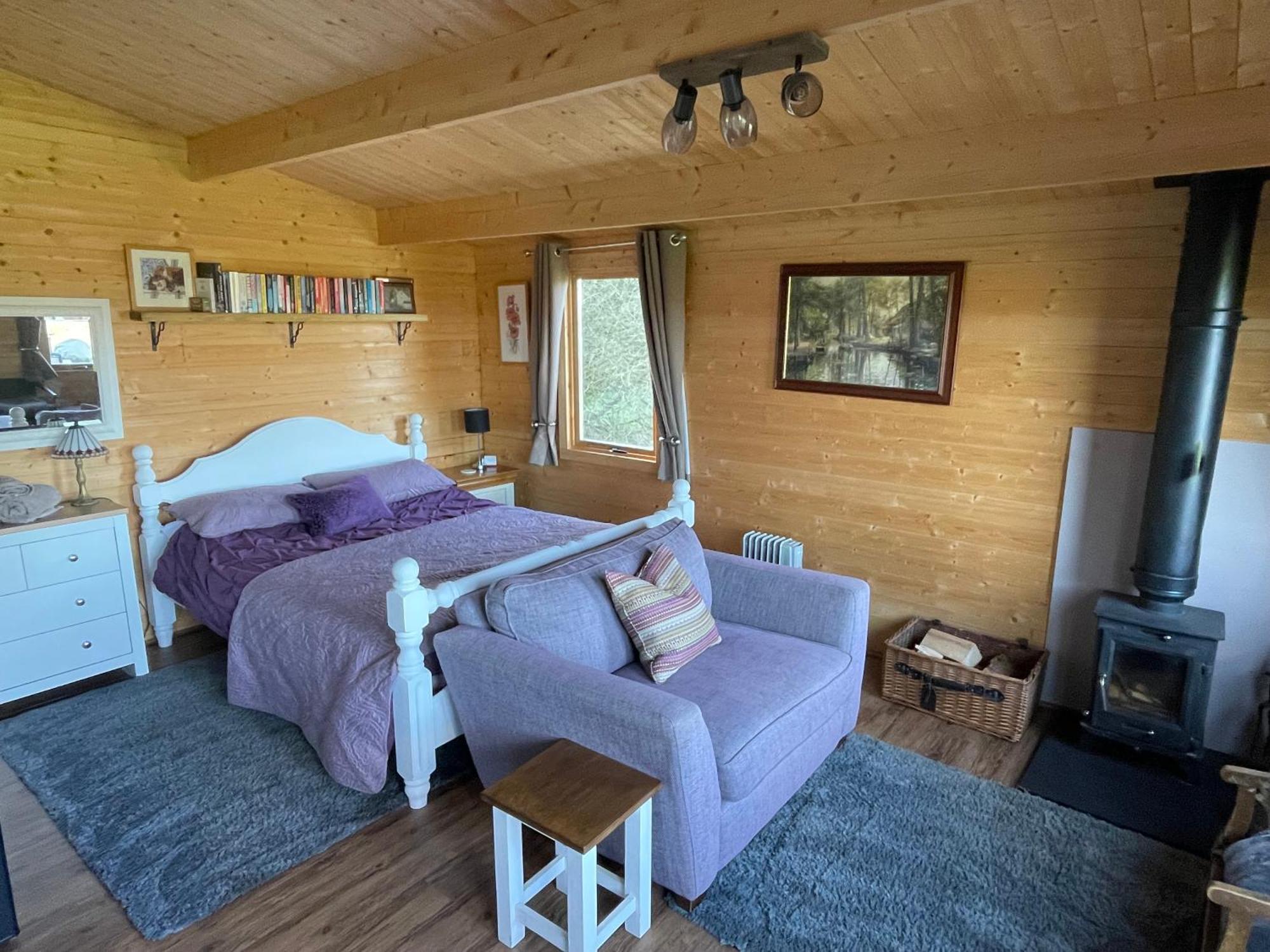 Cosy Cabin In Annie'S Meadow West Meon Exterior photo