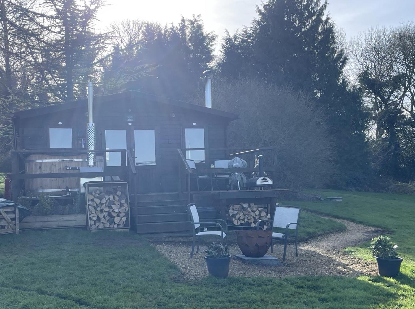 Cosy Cabin In Annie'S Meadow West Meon Exterior photo