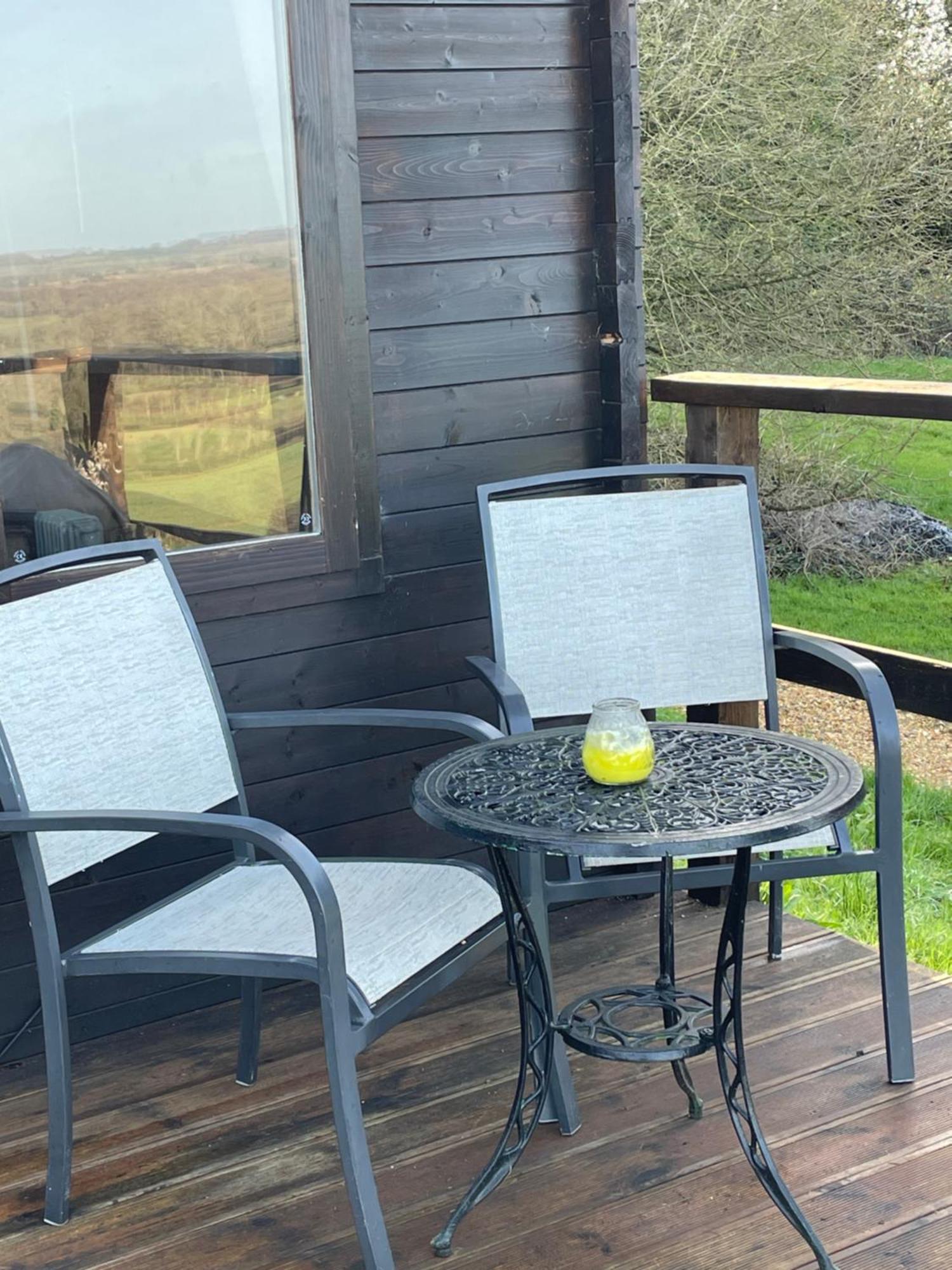 Cosy Cabin In Annie'S Meadow West Meon Exterior photo